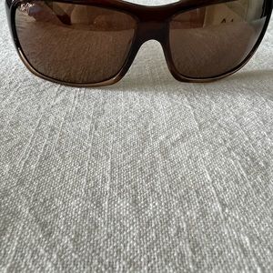 Maui Jim Palm style MJ 111-01.